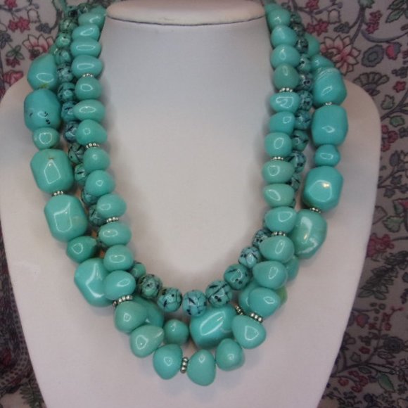 Avon Chunky  Faux Turquoise Bead Necklace 18" - 22" L - Picture 1 of 8